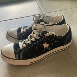 CONVERSE UNISEX LIKE NEW